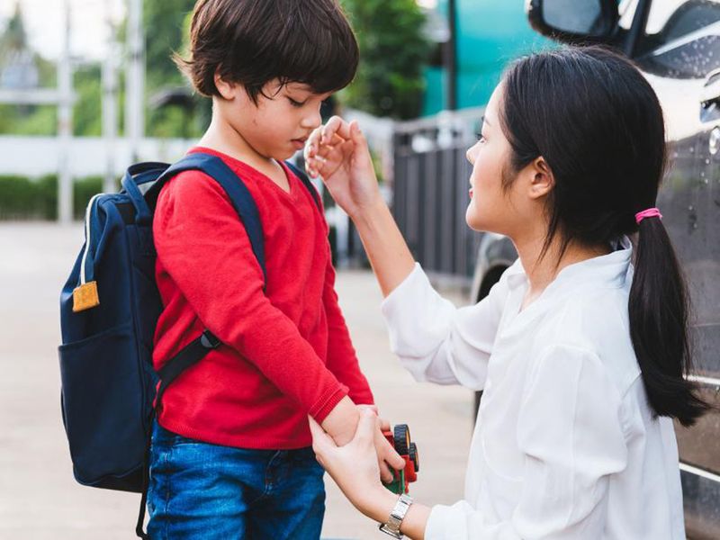 UAE Return to School: 10 Ways to help children with separation anxiety ...