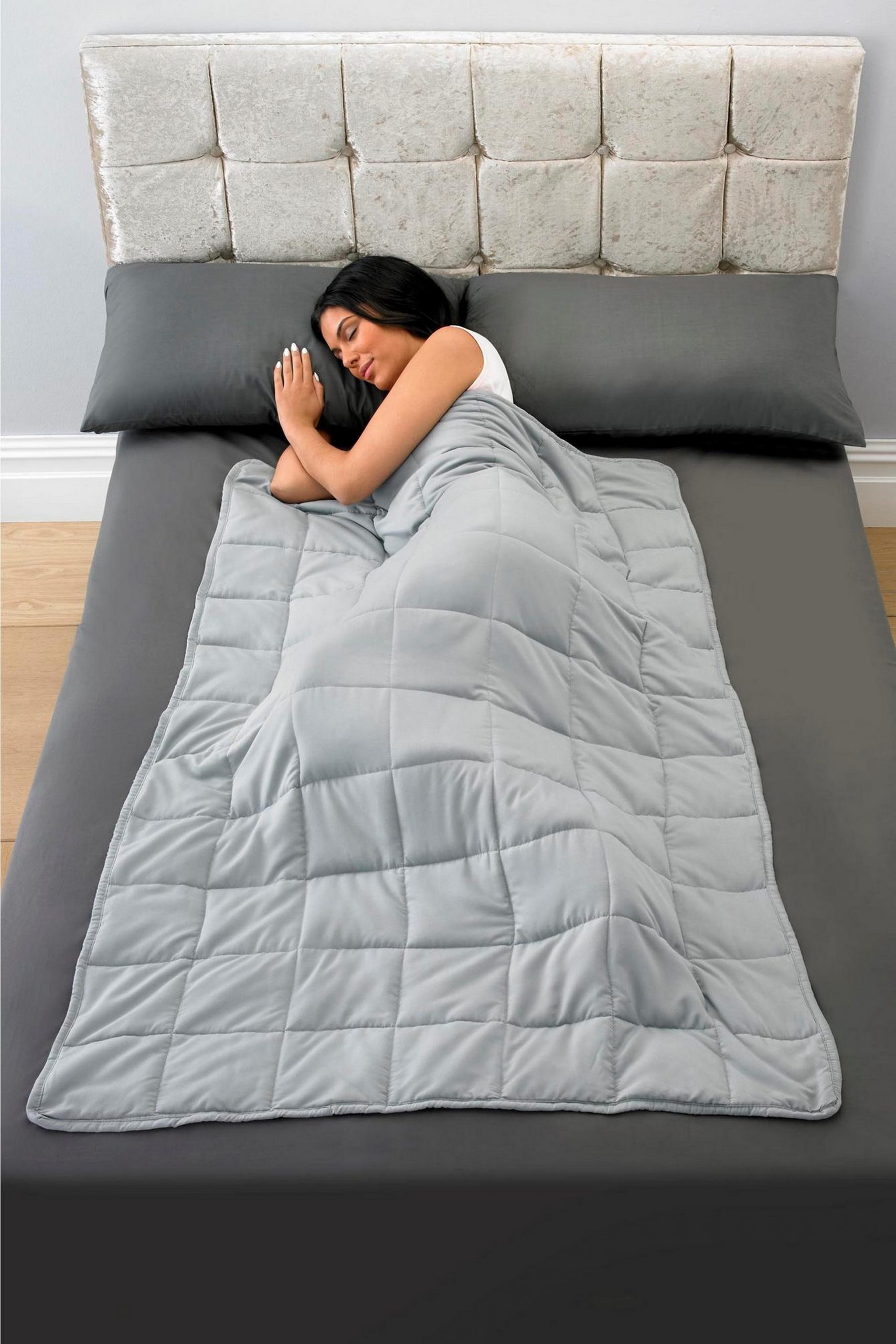 Weighted blanket aids sleep and reduces anxiety